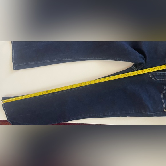 Paige Laurel Canyon Bootcut Jeans Size 26 Dark Wash 31” Inseam - Picture 10 of 13